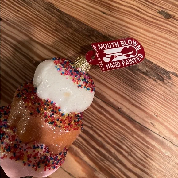 Neapolitan ice cream cone w/ sprinkles, glass Christmas ornament.  NWT Vintage - Picture 2 of 4